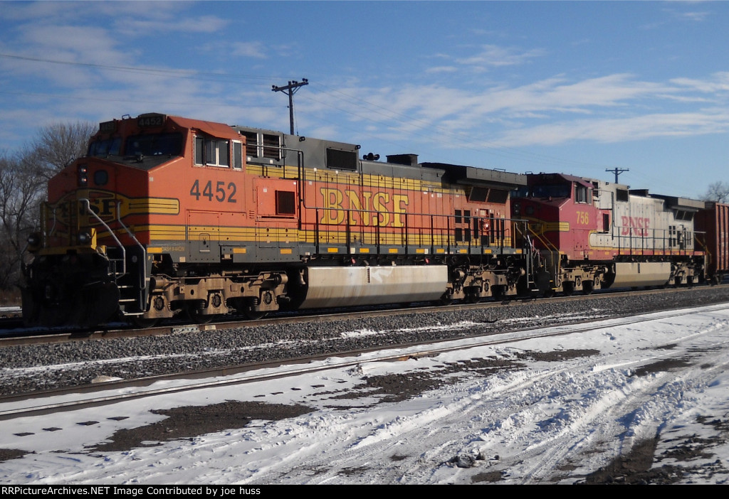 BNSF 4452 West